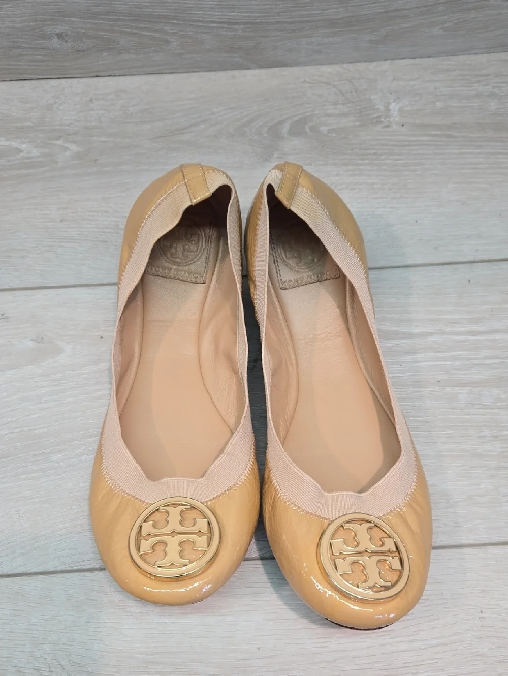 Tory Burch Nude Gold Logo Patent Leather Ballet Flats Shoes Sz 9M